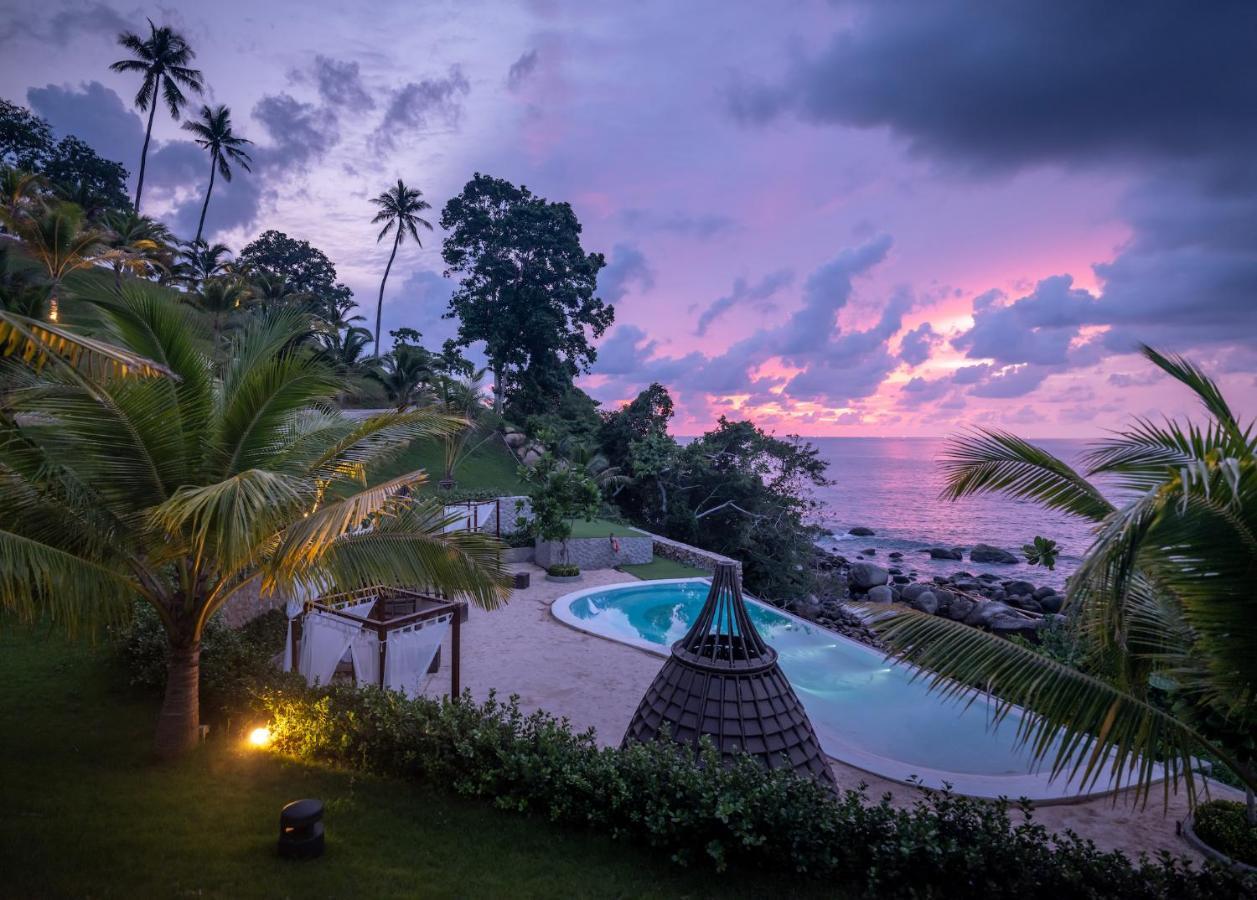 The Shore At Katathani - Adult Only - Sha Extra Plus Praia de Kata Exterior foto Sunset at the resort