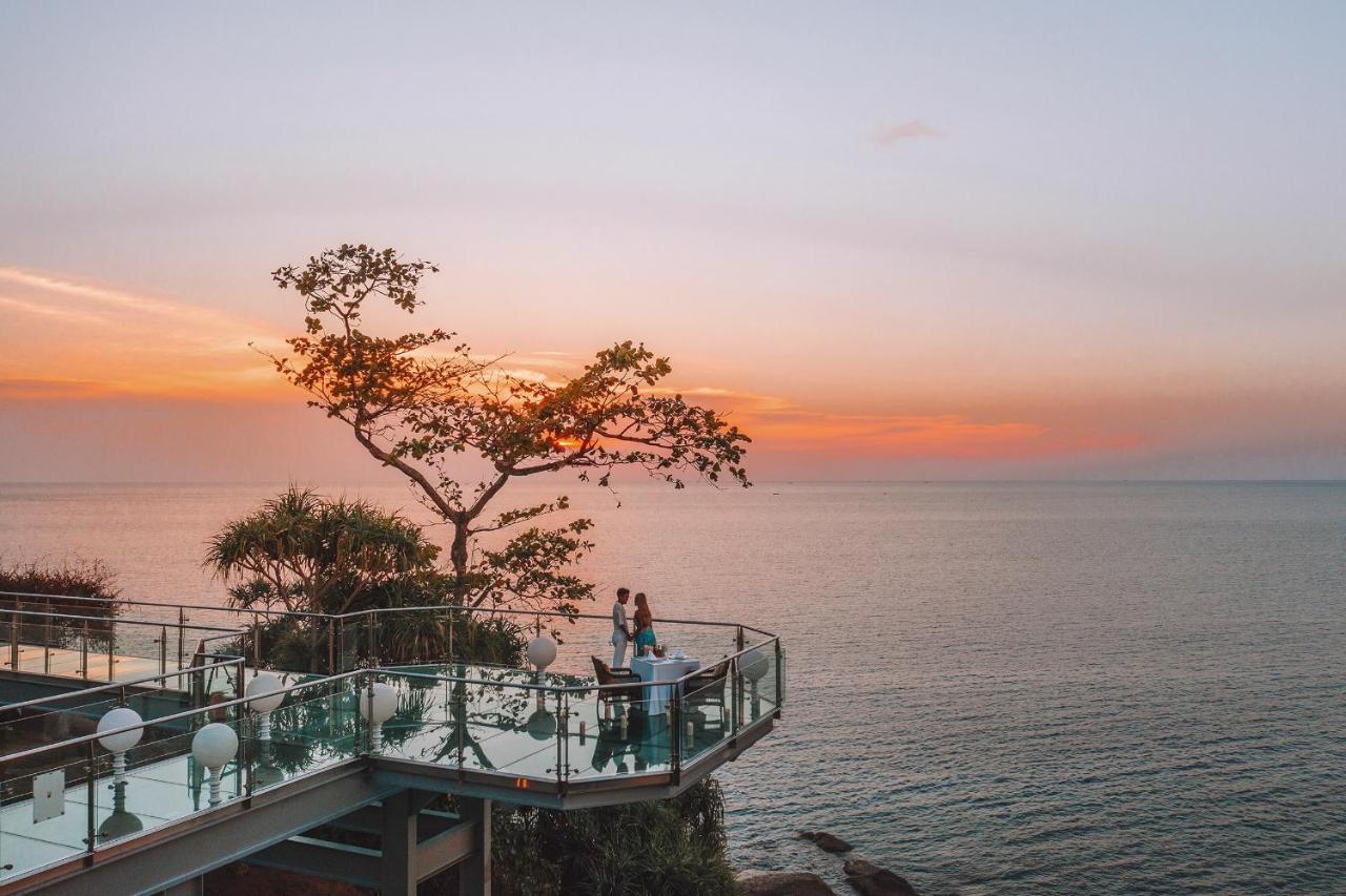 The Shore At Katathani - Adult Only - Sha Extra Plus Praia de Kata Exterior foto Sunset at the Cape