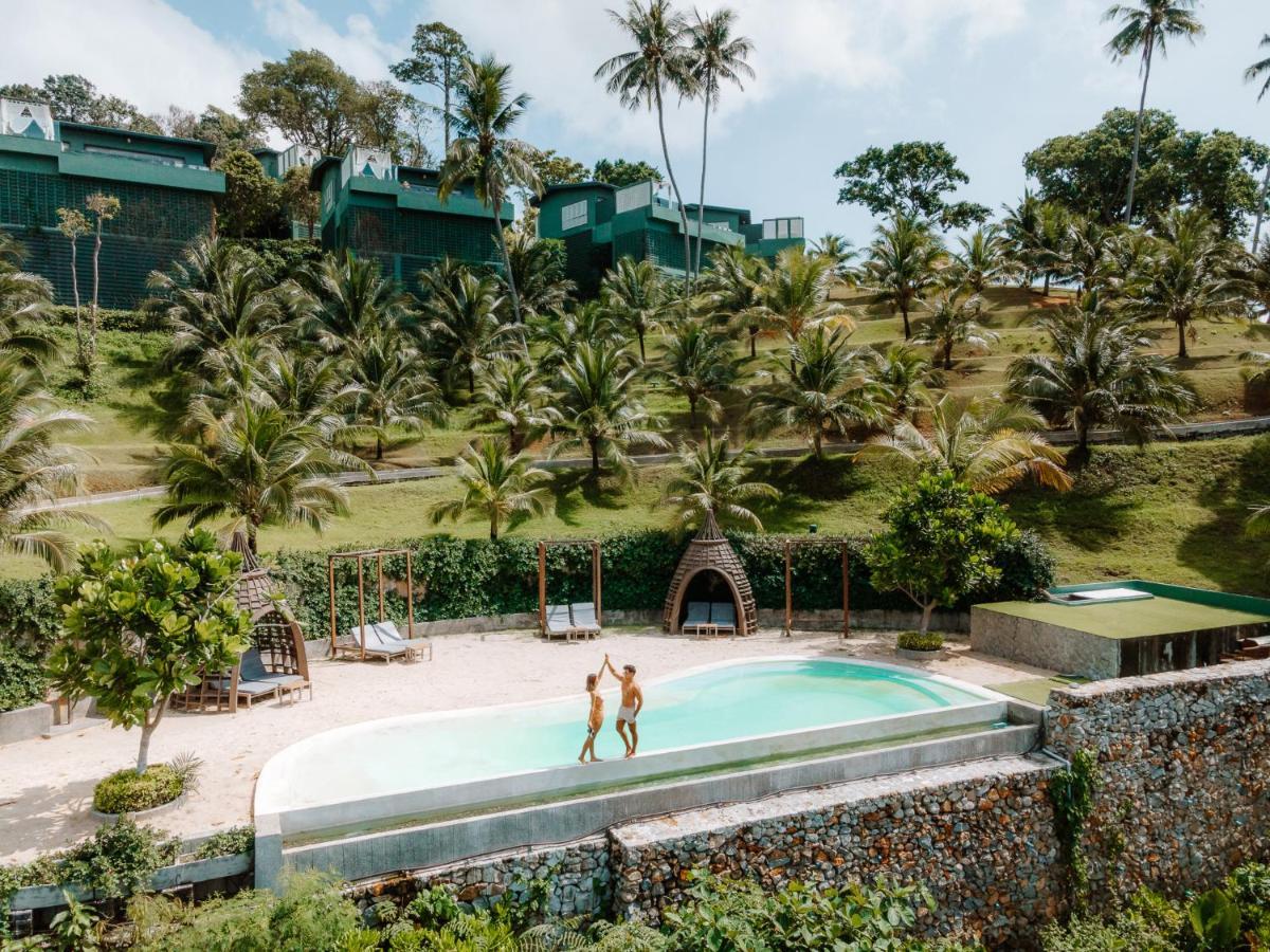 The Shore At Katathani - Adult Only - Sha Extra Plus Praia de Kata Exterior foto The resort's pool