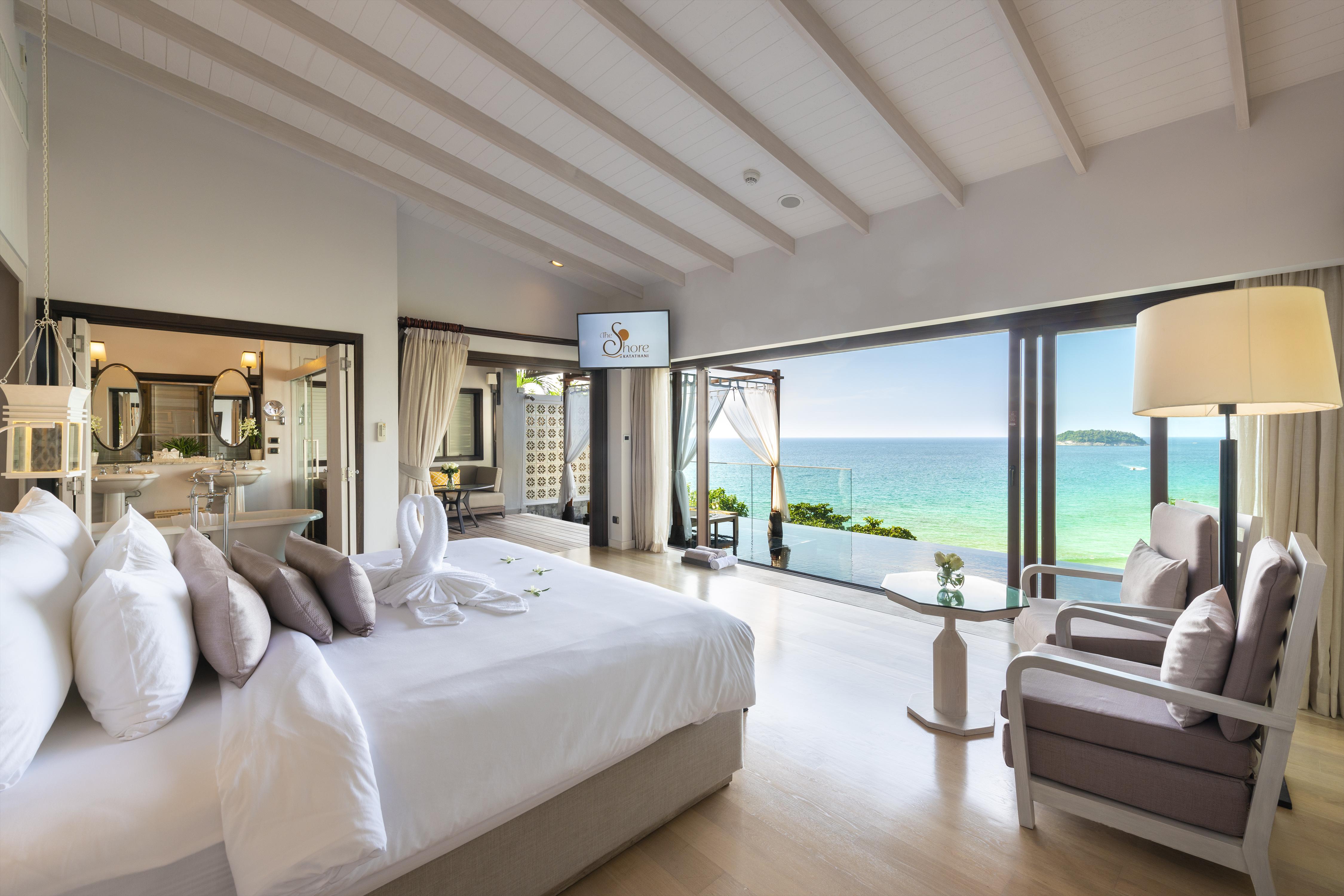 The Shore At Katathani - Adult Only - Sha Extra Plus Praia de Kata Exterior foto A bedroom at the resort