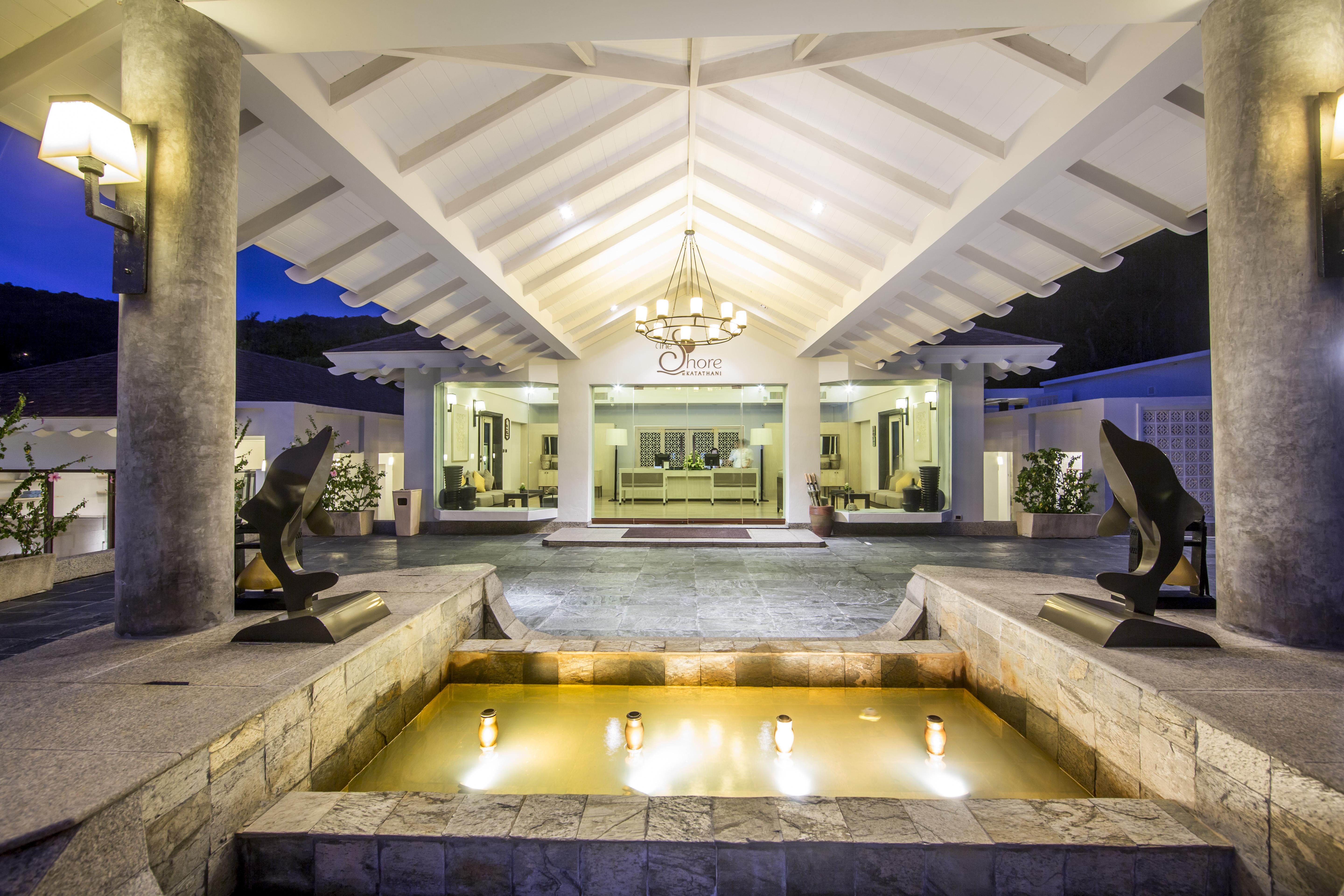 The Shore At Katathani - Adult Only - Sha Extra Plus Praia de Kata Exterior foto The lobby of the resort