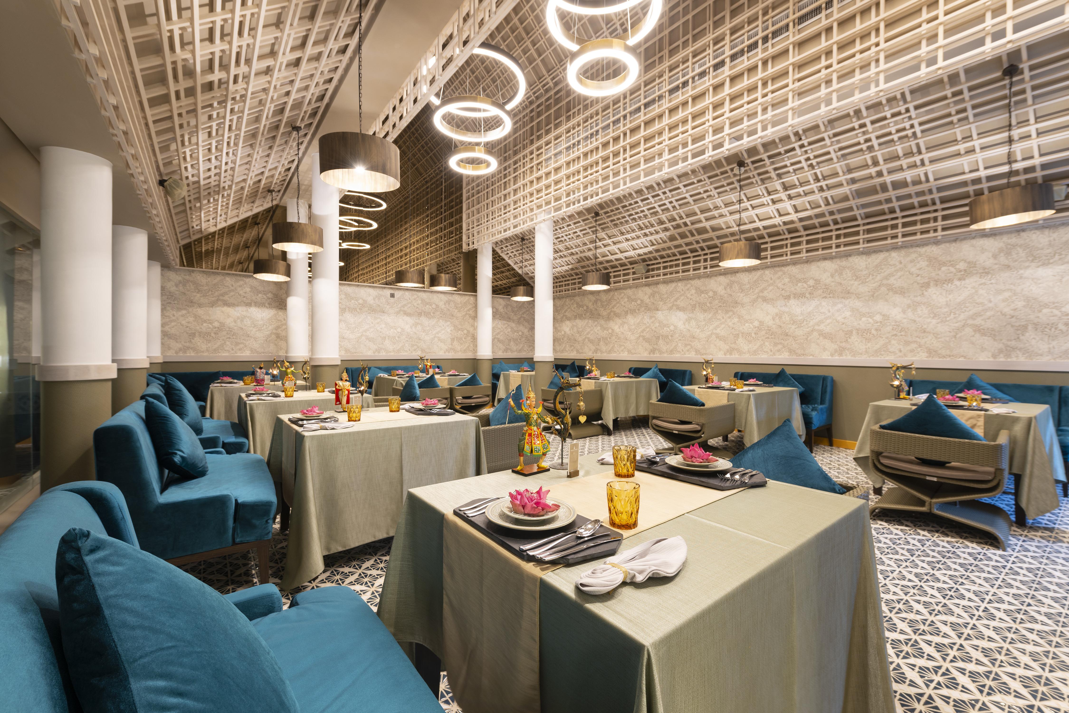 The Shore At Katathani - Adult Only - Sha Extra Plus Praia de Kata Exterior foto The interior of the restaurant